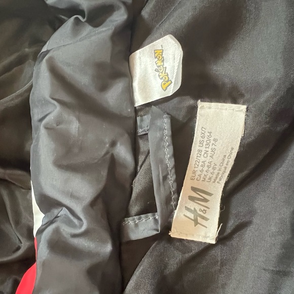 Pokémon Puffer Vest H&M size 6-7 - Picture 6 of 6